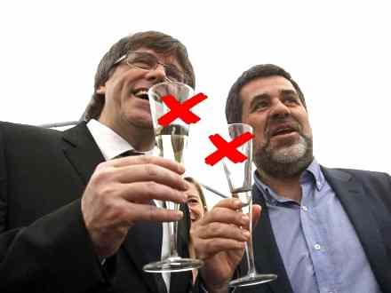 Jordi Sànchez og Carles Puigdemont i en glædesstund